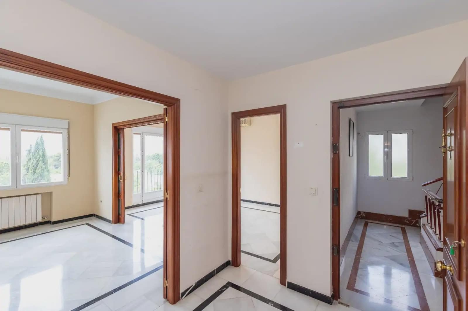 Leilighet til leie i Granada by med garasje - € 1 200 (Ref: 9837514)