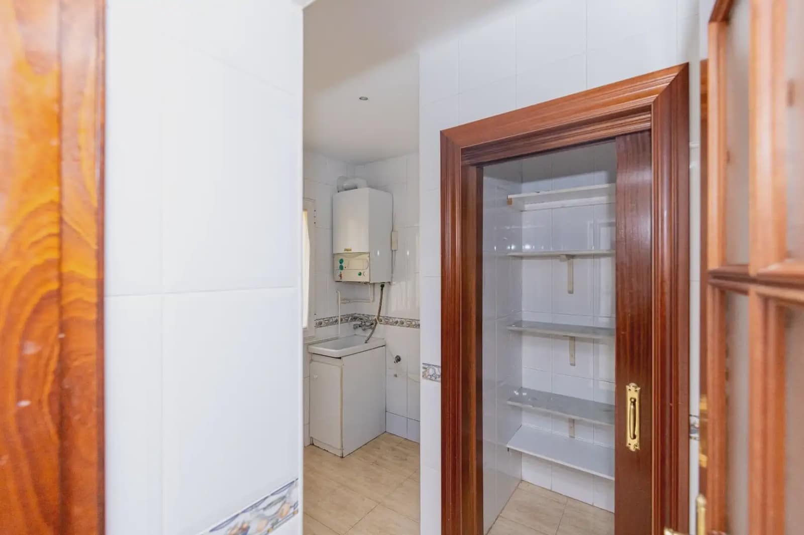 Leilighet til leie i Granada by med garasje - € 1 200 (Ref: 9837514)