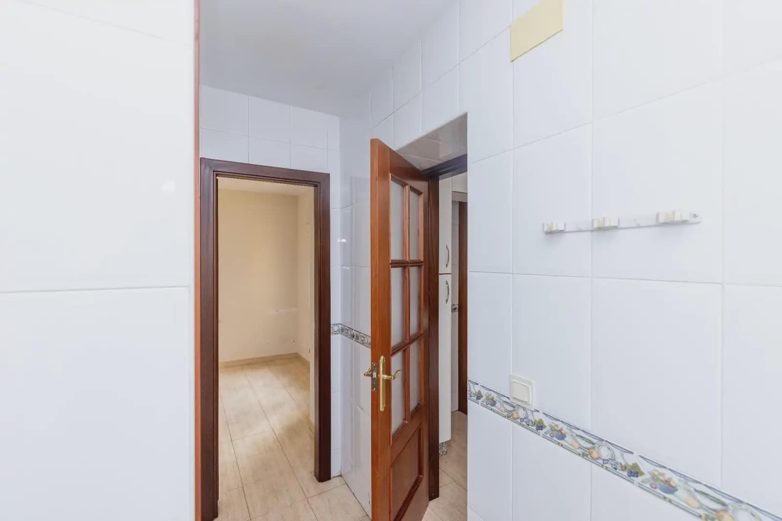 Leilighet til leie i Granada by med garasje - € 1 200 (Ref: 9837514)