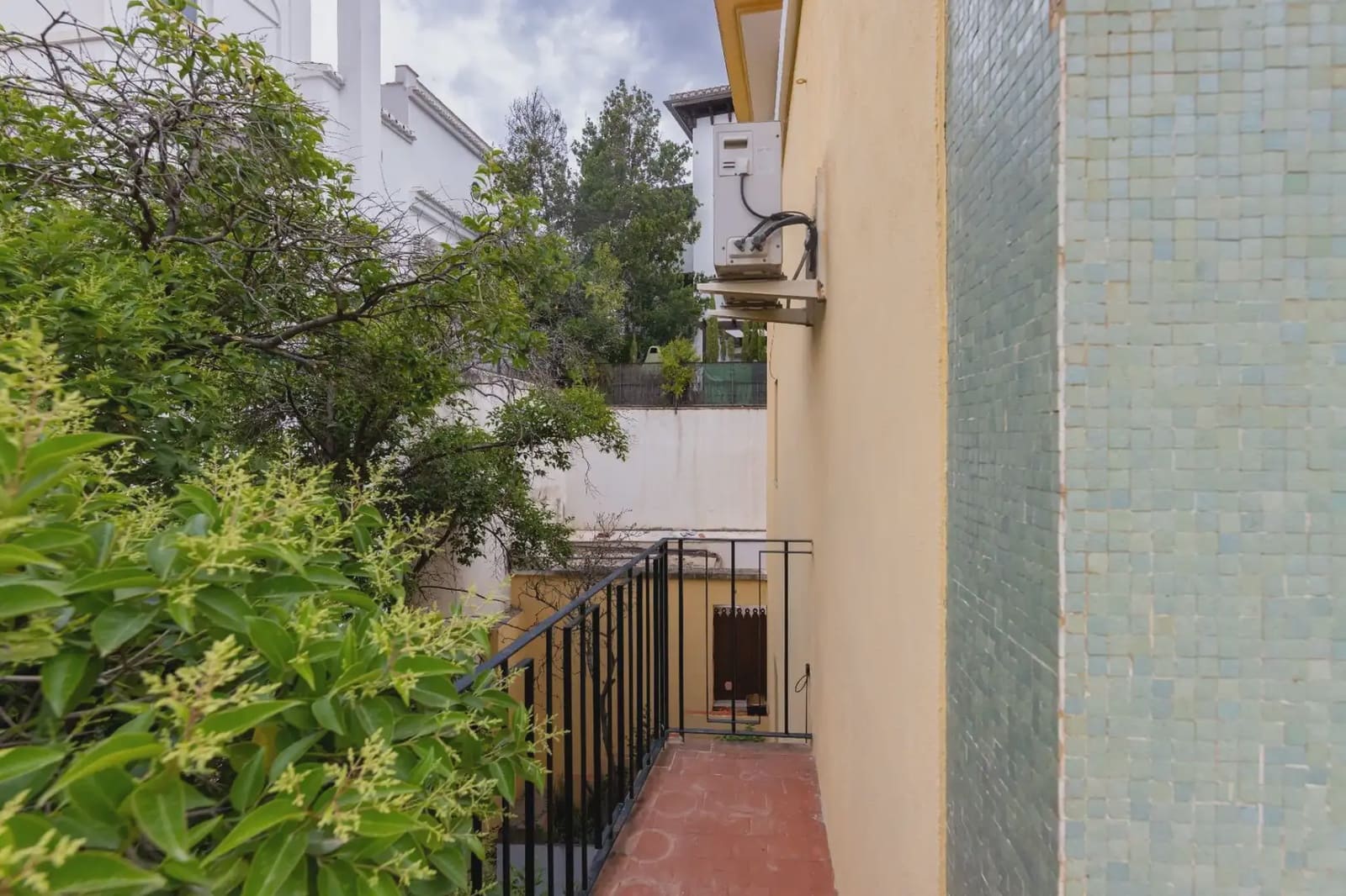 Leilighet til leie i Granada by med garasje - € 1 200 (Ref: 9837514)