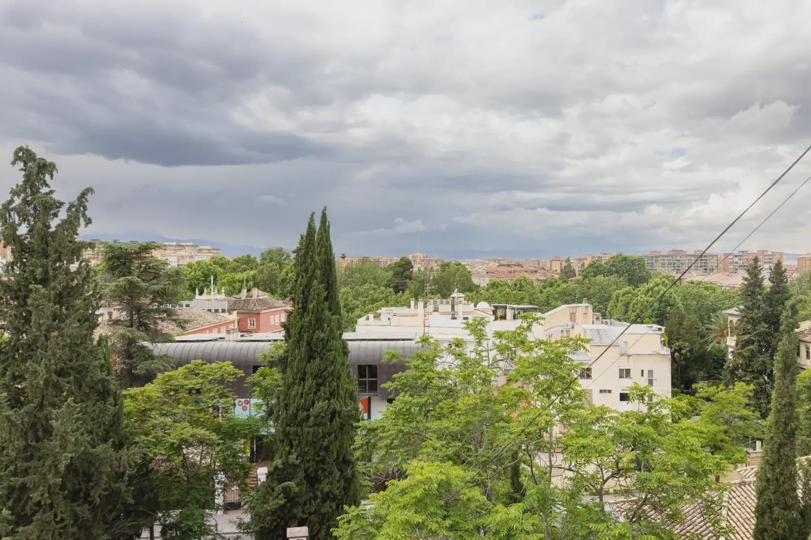 Leilighet til leie i Granada by med garasje - € 1 200 (Ref: 9837514)
