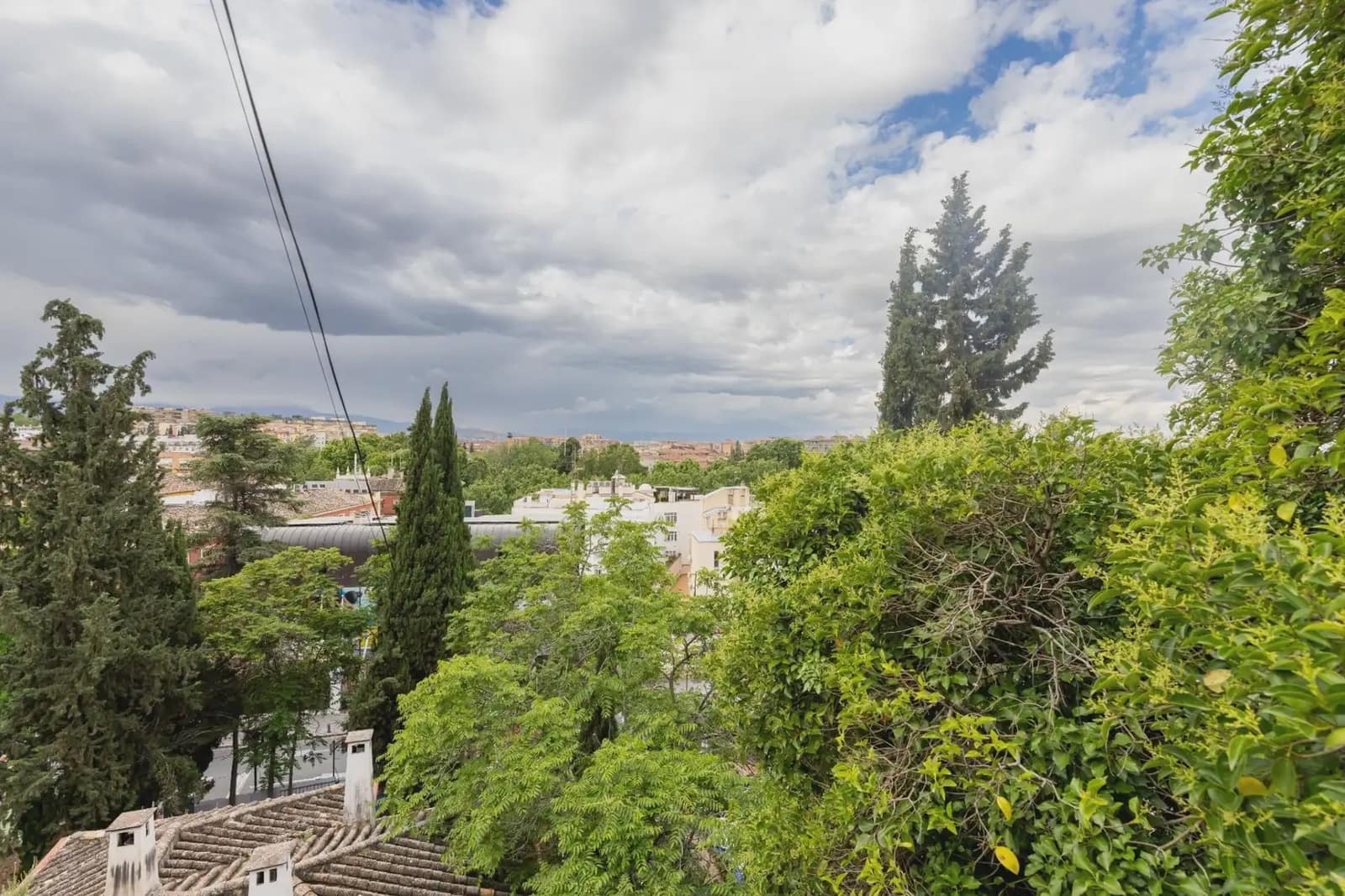 Leilighet til leie i Granada by med garasje - € 1 200 (Ref: 9837514)