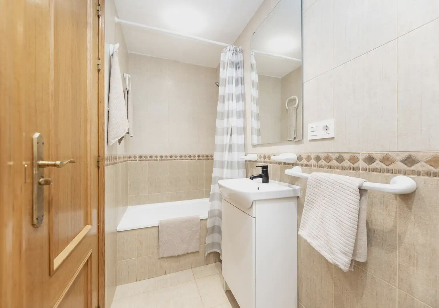 Lejlighed til salg i Alhendin med garage - € 120.000 (Ref: 9837515)