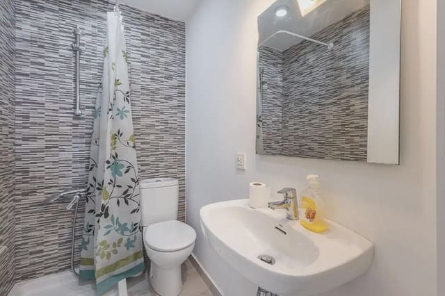 Leilighet til salgs i San Matías - Realejo, Granada by - € 250 000 (Ref: 9837516)