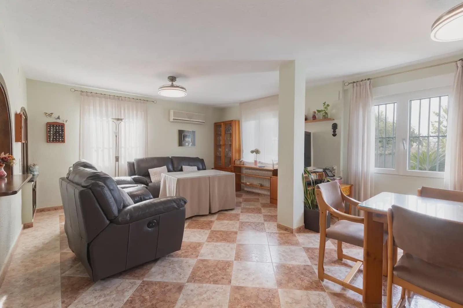 6 bedroom Villa for sale in Otura with pool garage - € 495,000 (Ref: 9837517)