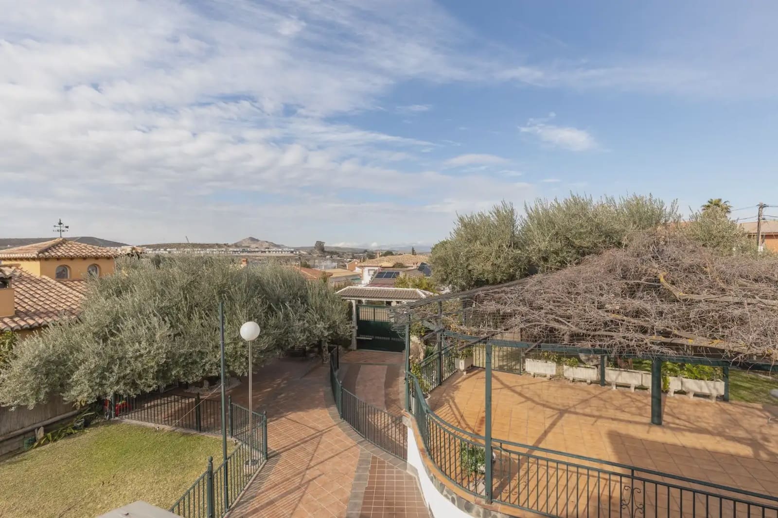 6 bedroom Villa for sale in Otura with pool garage - € 495,000 (Ref: 9837517)