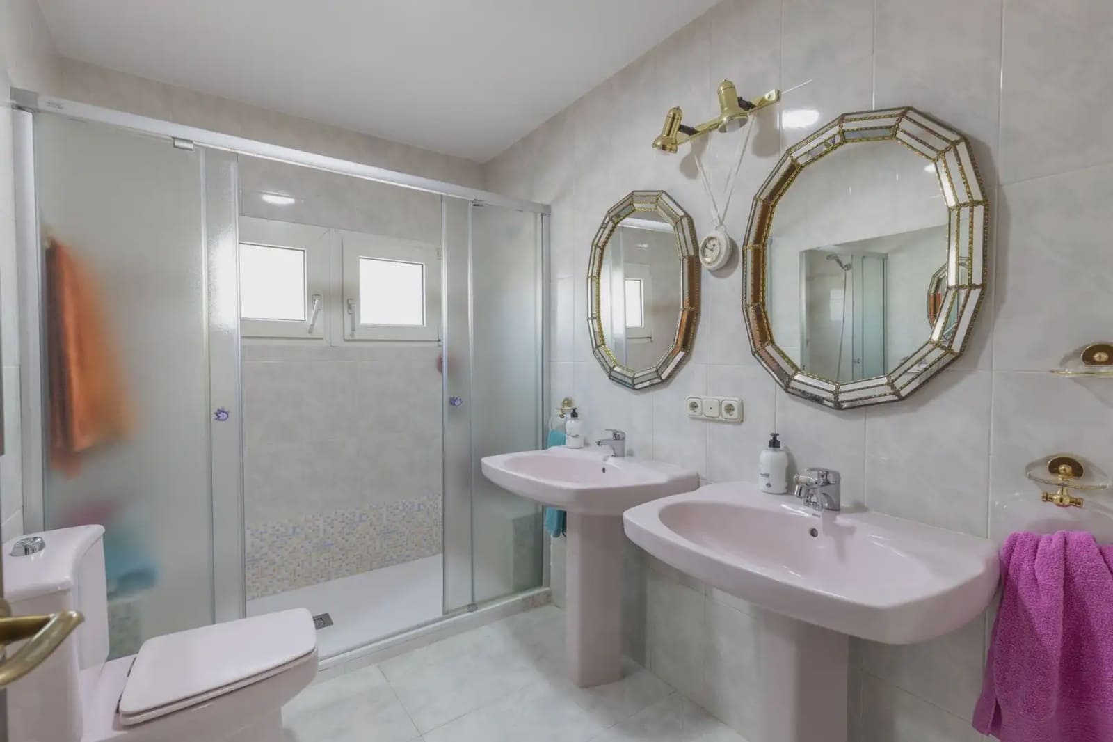 6 bedroom Villa for sale in Otura with pool garage - € 495,000 (Ref: 9837517)
