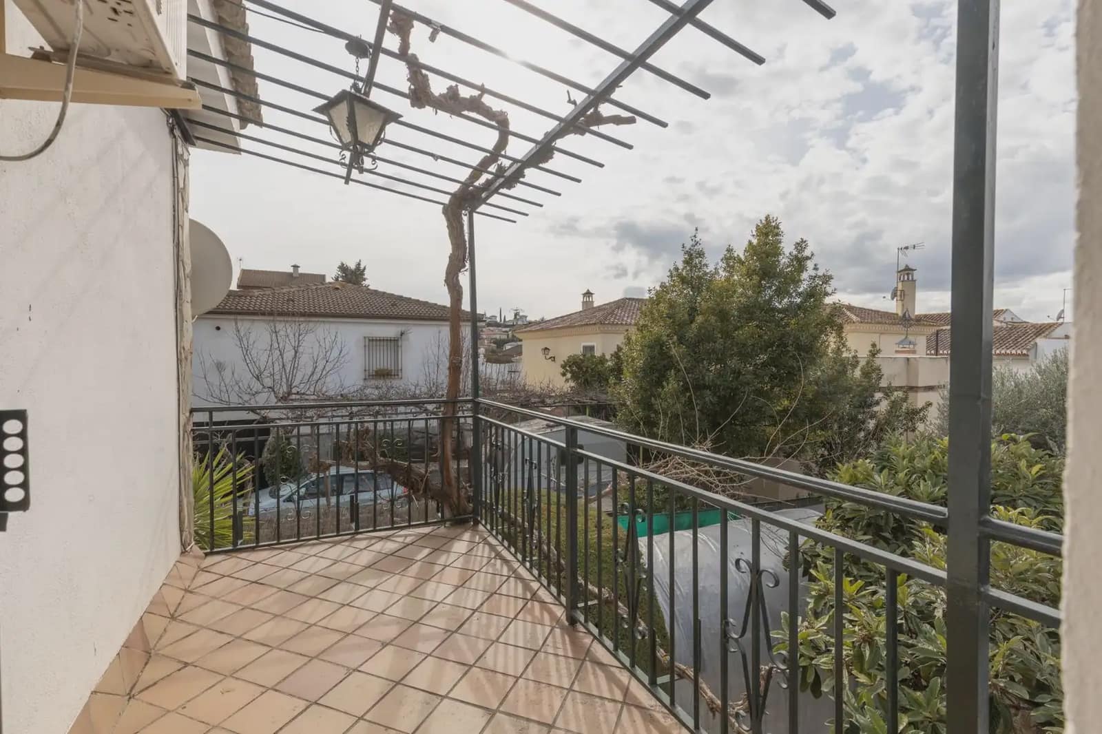 6 bedroom Villa for sale in Otura with pool garage - € 495,000 (Ref: 9837517)