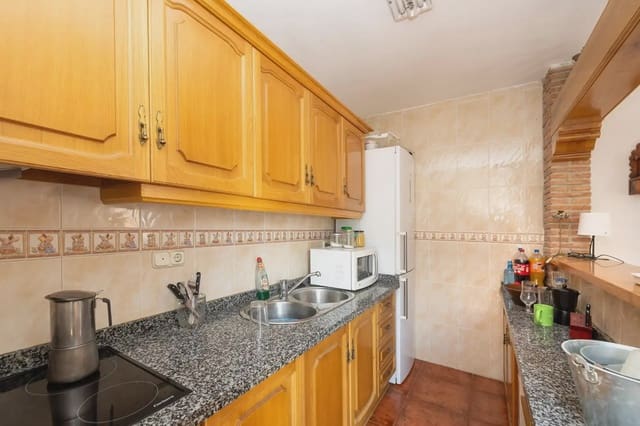 Finca/Landehus til salg i Güéjar Sierra med swimmingpool garage - € 430.000 (Ref: 9837520)