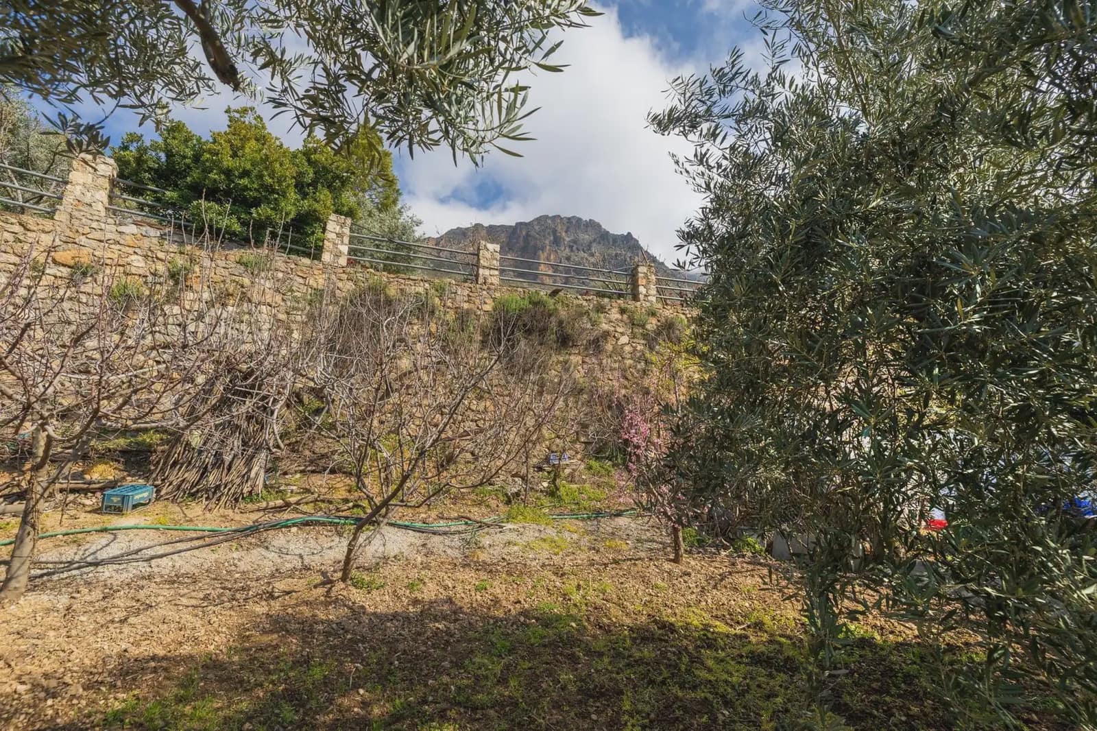 Finca/Country House for sale in Guejar Sierra with pool garage - € 430,000 (Ref: 9837520)