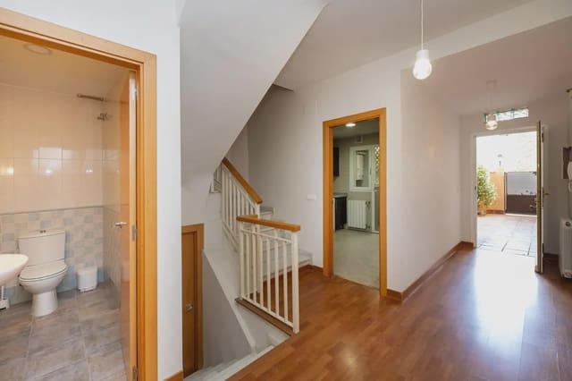 Omakotitalo myytävänä paikassa Las Gabias mukana uima-altaan 
autotalli - 245 000 € (Ref: 9837522)