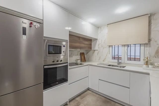 3 soveværelse Byhus til salg i Atarfe med garage - € 229.000 (Ref: 9837523)