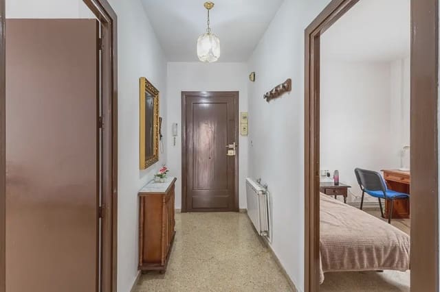 5 camera da letto Appartamento in vendita in Pajaritos - Plaza de Toros, Granada città - 343.000 € (Rif: 9837524)