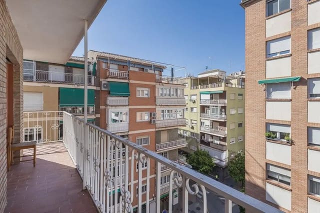 5 camera da letto Appartamento in vendita in Pajaritos - Plaza de Toros, Granada città - 343.000 € (Rif: 9837524)