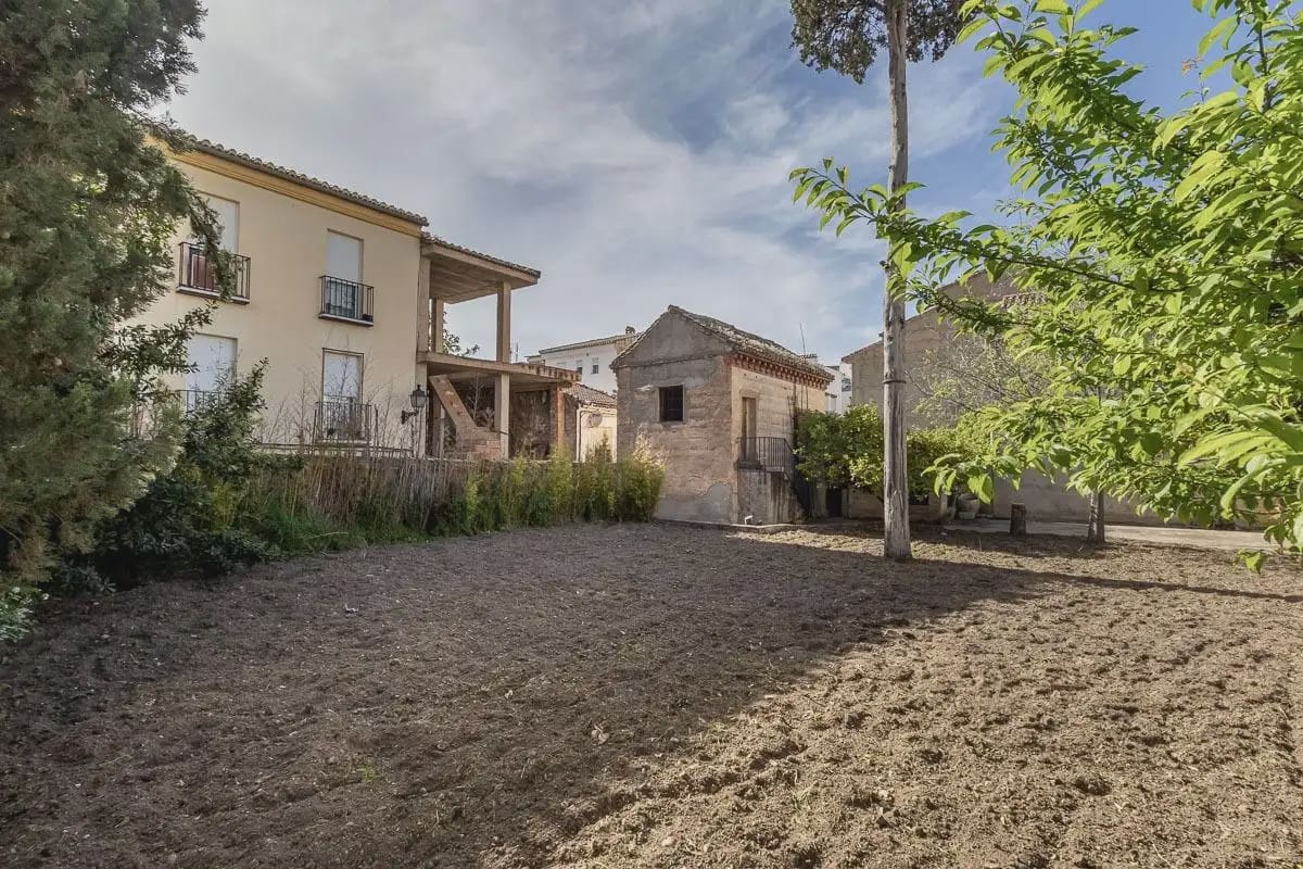 Villa zu verkaufen in Cajar mit Garage - 325.000 € (Ref: 9837525)