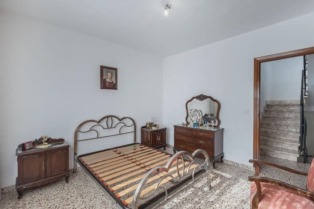 Villa zu verkaufen in Cajar mit Garage - 325.000 € (Ref: 9837525)