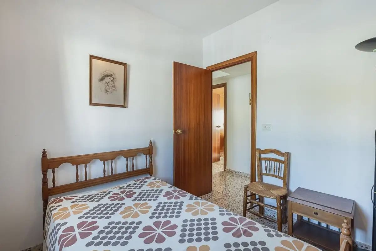 Villa zu verkaufen in Cajar mit Garage - 325.000 € (Ref: 9837525)