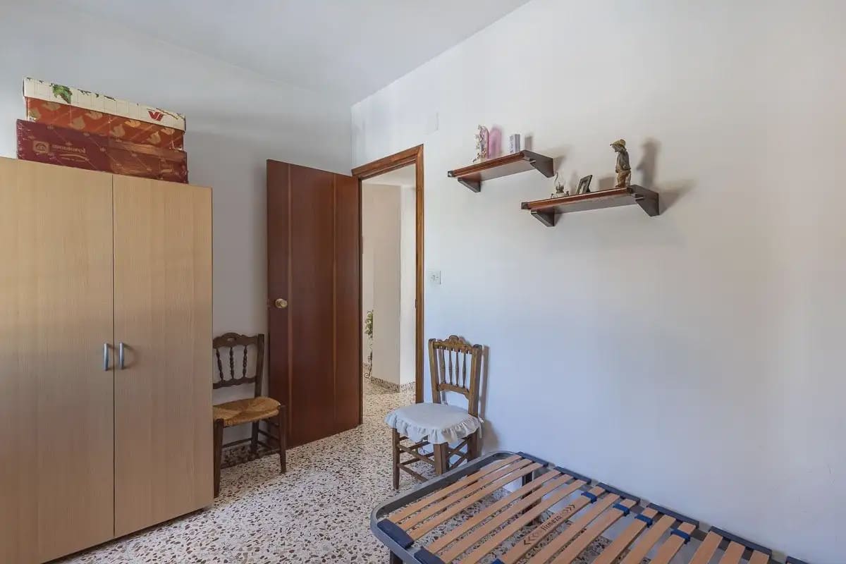Villa zu verkaufen in Cajar mit Garage - 325.000 € (Ref: 9837525)