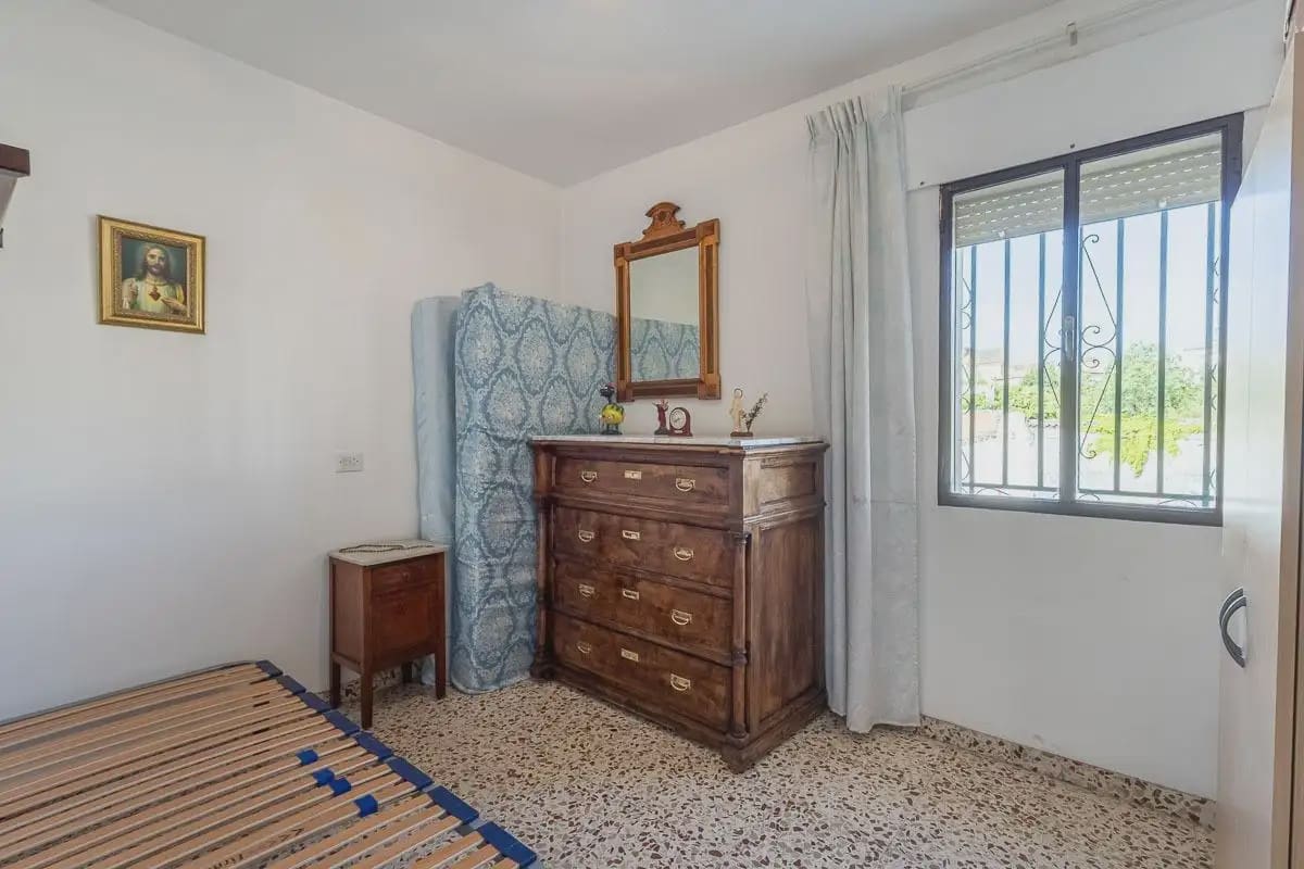 Villa zu verkaufen in Cajar mit Garage - 325.000 € (Ref: 9837525)