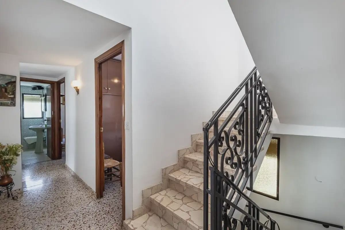 Villa zu verkaufen in Cajar mit Garage - 325.000 € (Ref: 9837525)