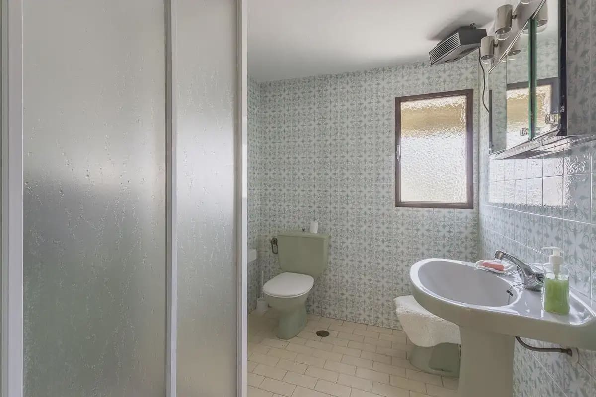Villa zu verkaufen in Cajar mit Garage - 325.000 € (Ref: 9837525)