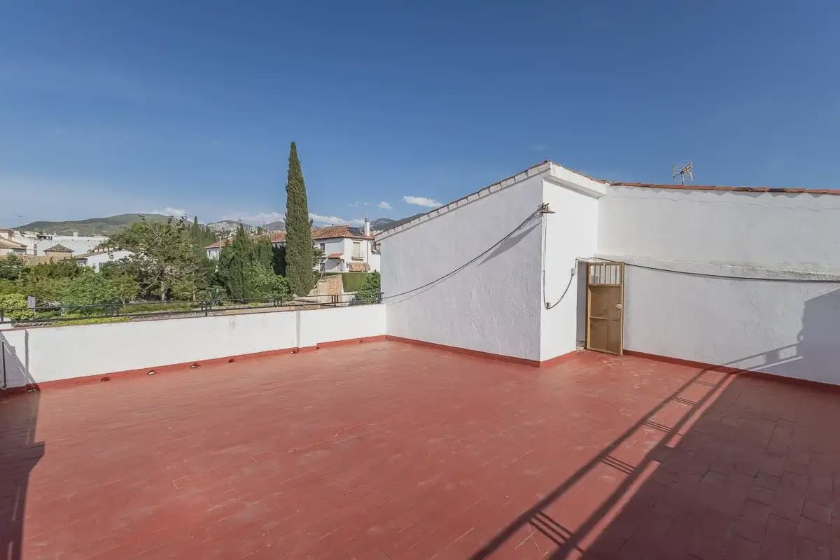 Villa zu verkaufen in Cajar mit Garage - 325.000 € (Ref: 9837525)