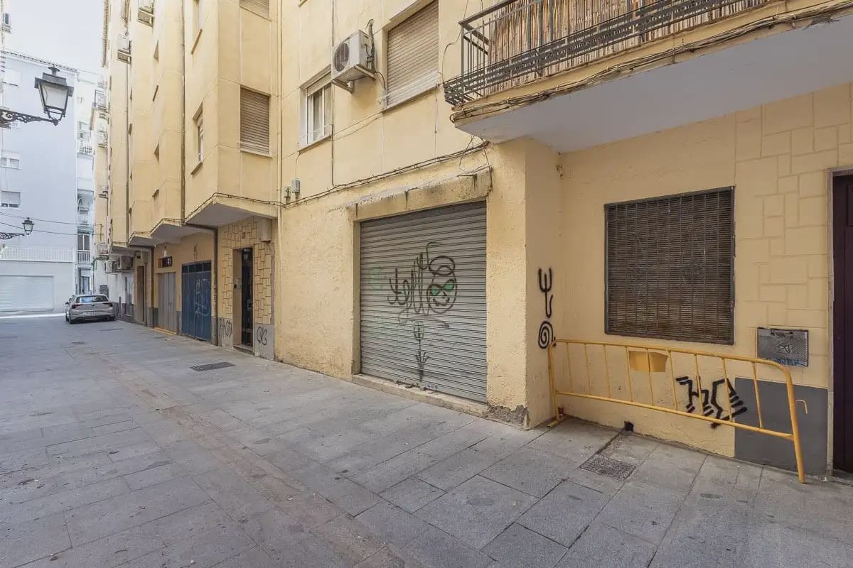 Local Comercial en Granada ciudad en venta - 146.000 € (Ref: 9837526)
