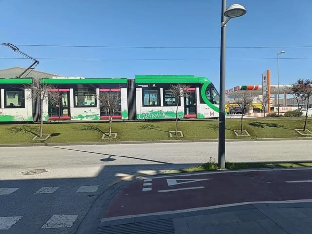 Local Comercial en Albolote en alquiler - 2.500 € (Ref: 9837529)