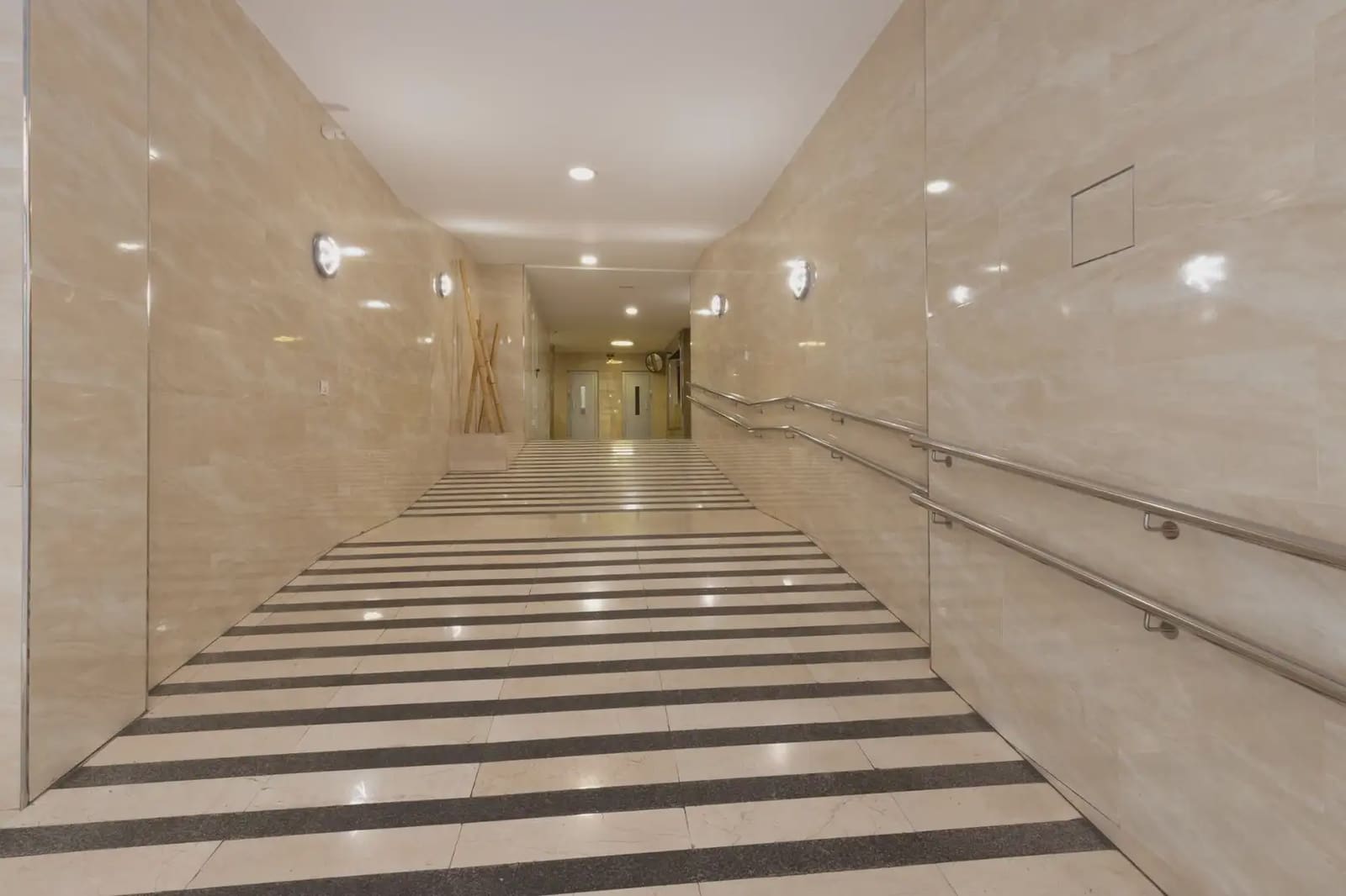 Mieszkanie na sprzedaż w Miasto Grenada z garażem - 379 000 € (Ref: 9837531)