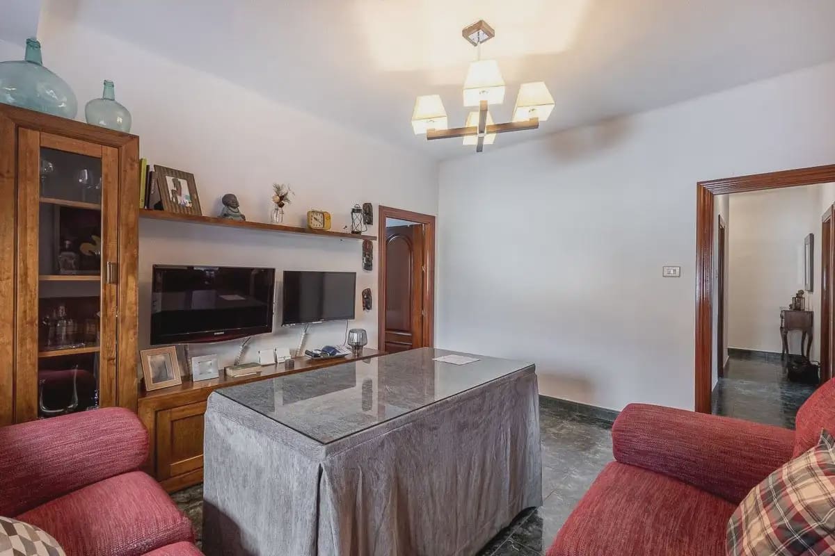 4 soveværelse Lejlighed til salg i Granada by - € 200.000 (Ref: 9837532)