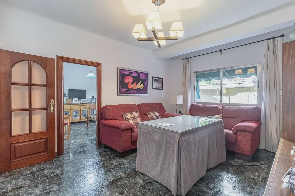 4 soveværelse Lejlighed til salg i Granada by - € 200.000 (Ref: 9837532)