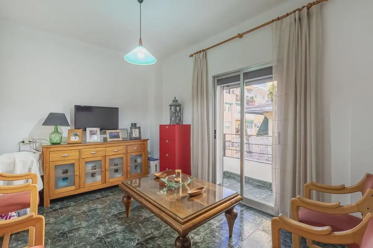 4 soveværelse Lejlighed til salg i Granada by - € 200.000 (Ref: 9837532)