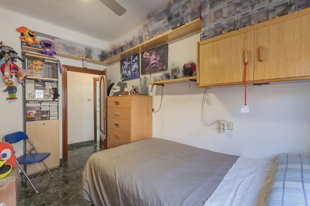 4 soveværelse Lejlighed til salg i Granada by - € 200.000 (Ref: 9837532)