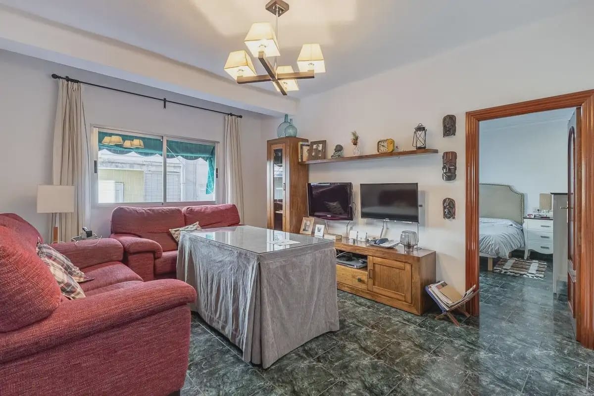 4 soveværelse Lejlighed til salg i Granada by - € 200.000 (Ref: 9837532)