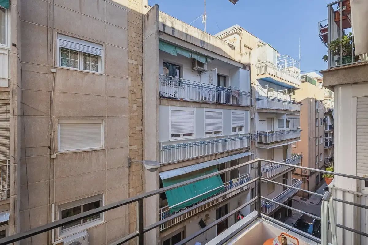4 soveværelse Lejlighed til salg i Granada by - € 200.000 (Ref: 9837532)
