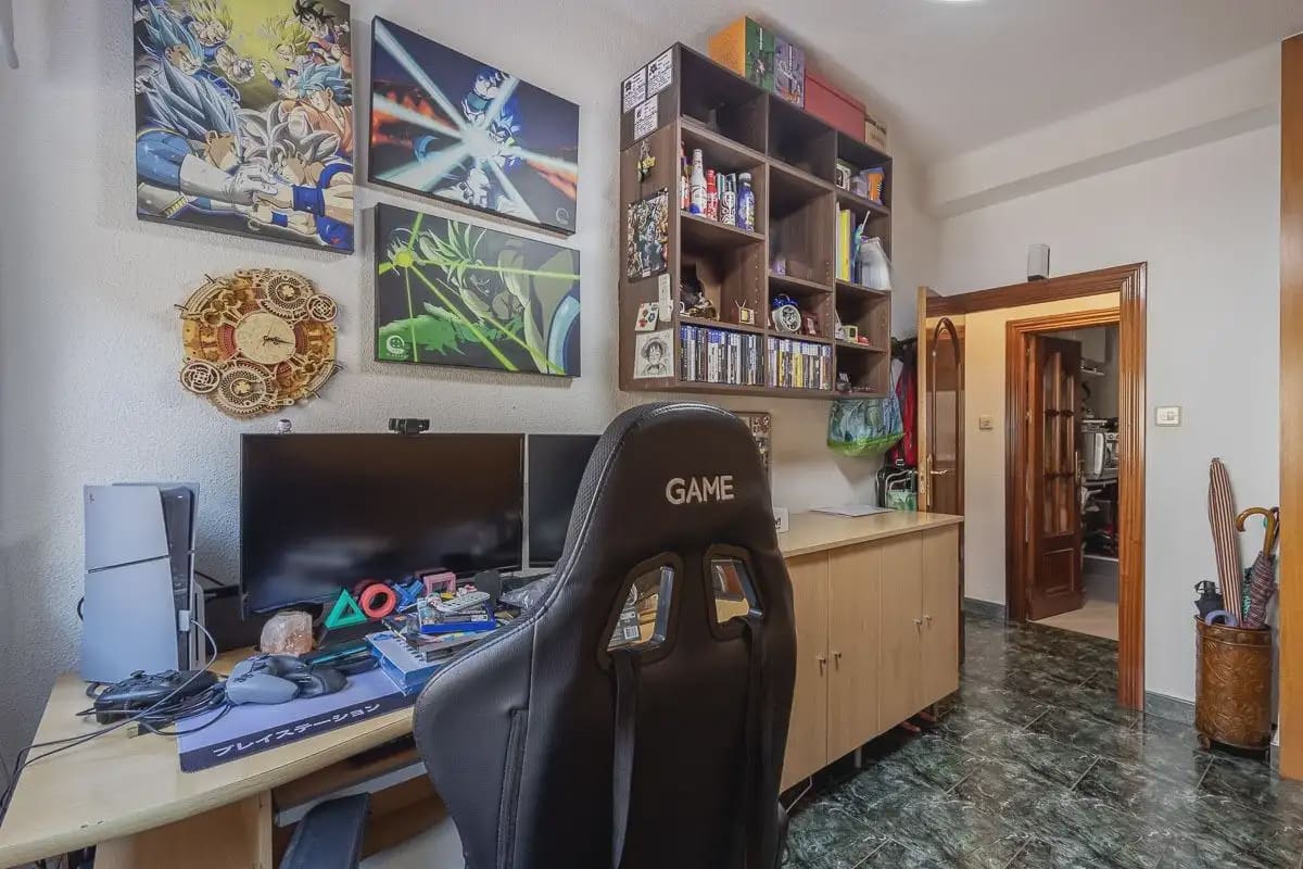 4 soveværelse Lejlighed til salg i Granada by - € 200.000 (Ref: 9837532)
