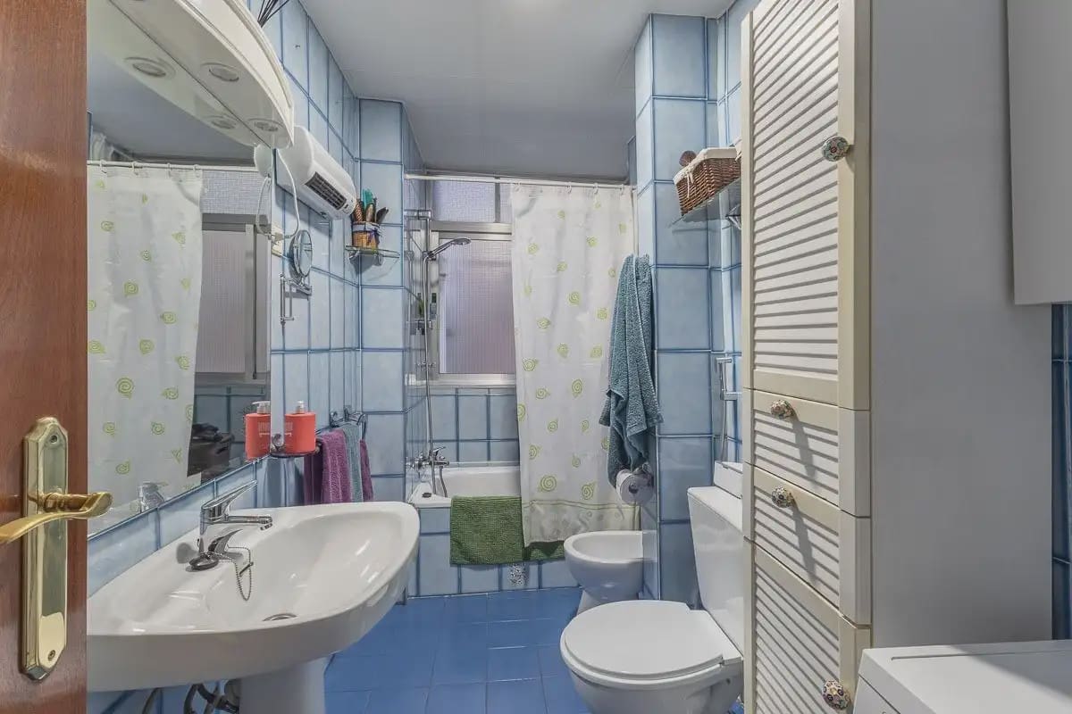 4 soveværelse Lejlighed til salg i Granada by - € 200.000 (Ref: 9837532)