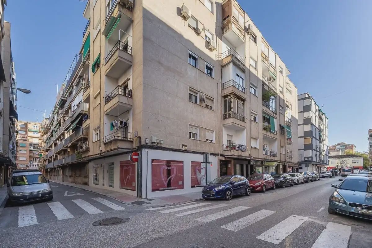 4 soveværelse Lejlighed til salg i Granada by - € 200.000 (Ref: 9837532)