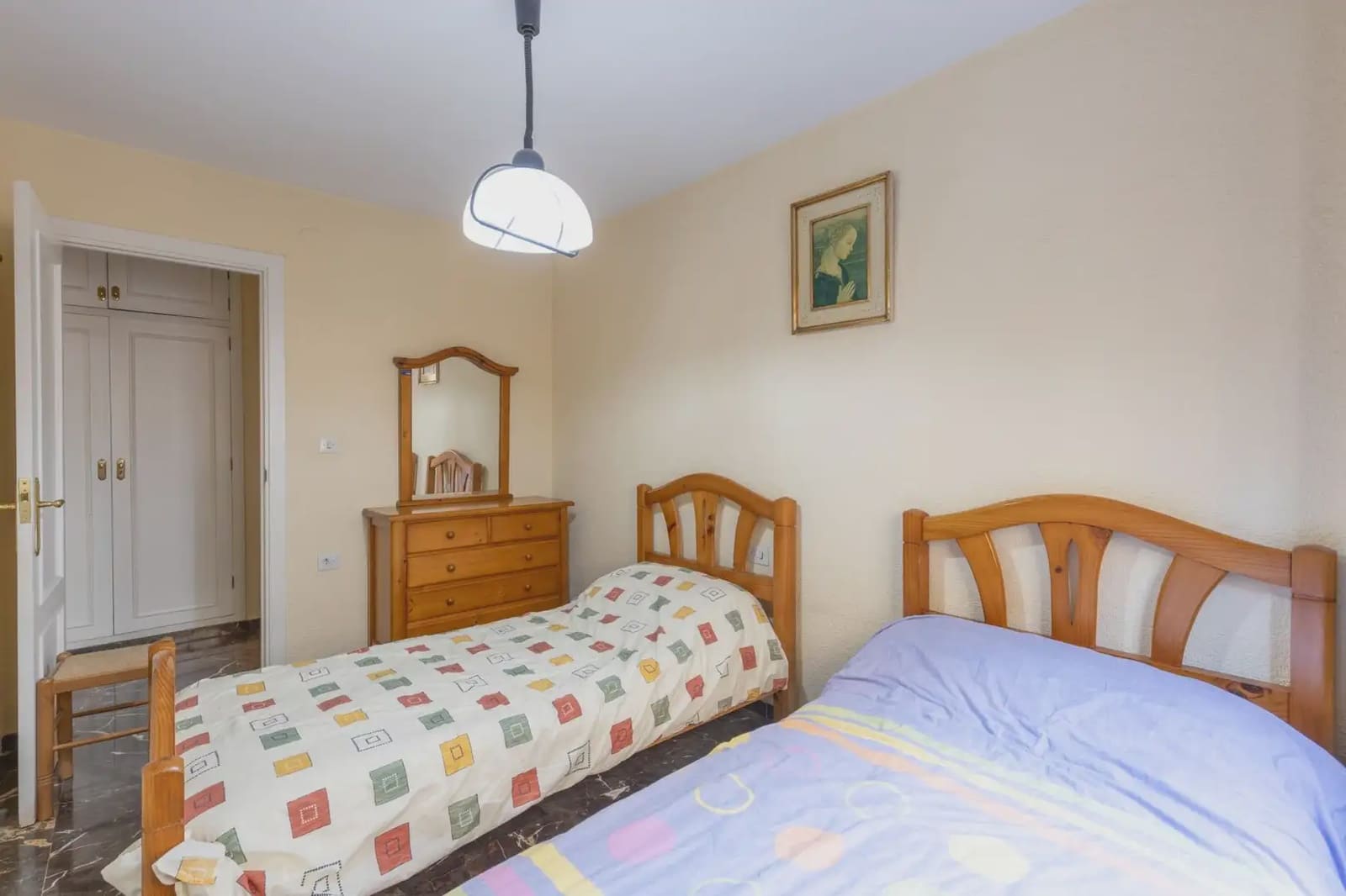 Flat for sale in Granada city with garage - € 510,000 (Ref: 9837534)