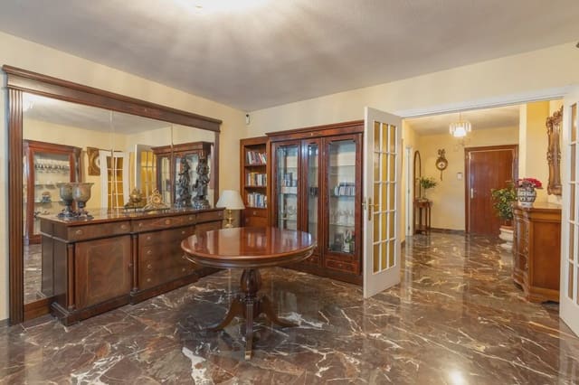 4 soveværelse Lejlighed til salg i Camino de Ronda - Rosaleda, Granada by med garage - € 497.000 (Ref: 9837534)