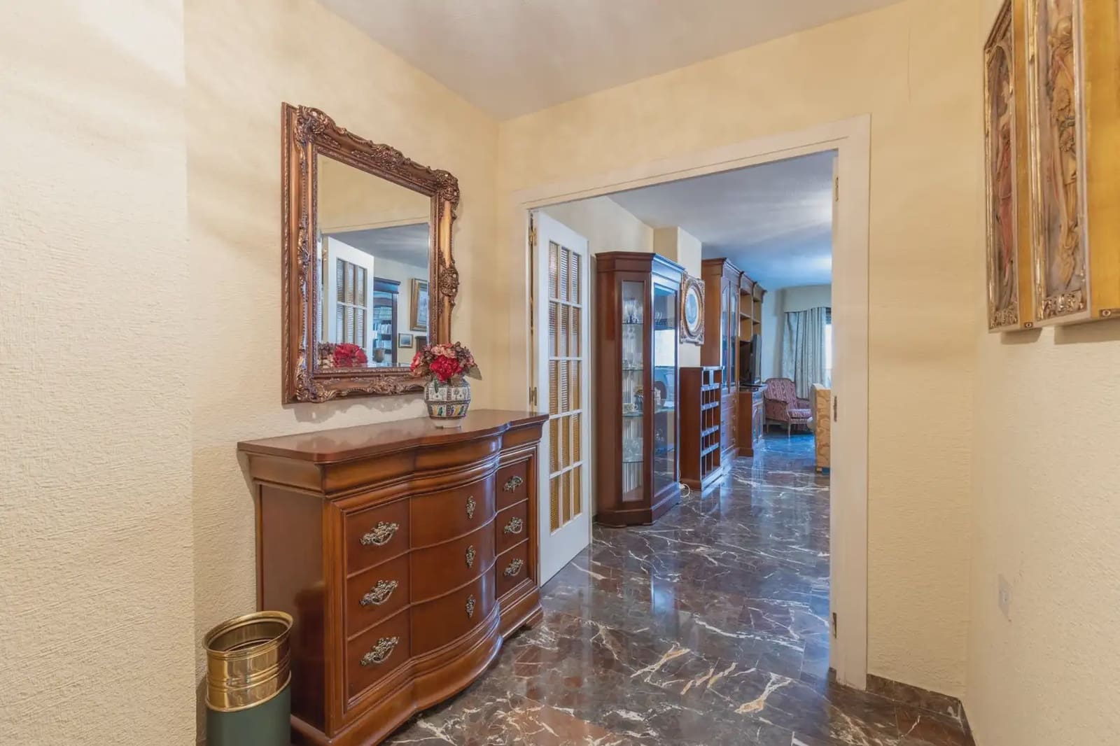 Flat for sale in Granada city with garage - € 510,000 (Ref: 9837534)