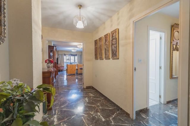 4 soveværelse Lejlighed til salg i Camino de Ronda - Rosaleda, Granada by med garage - € 497.000 (Ref: 9837534)