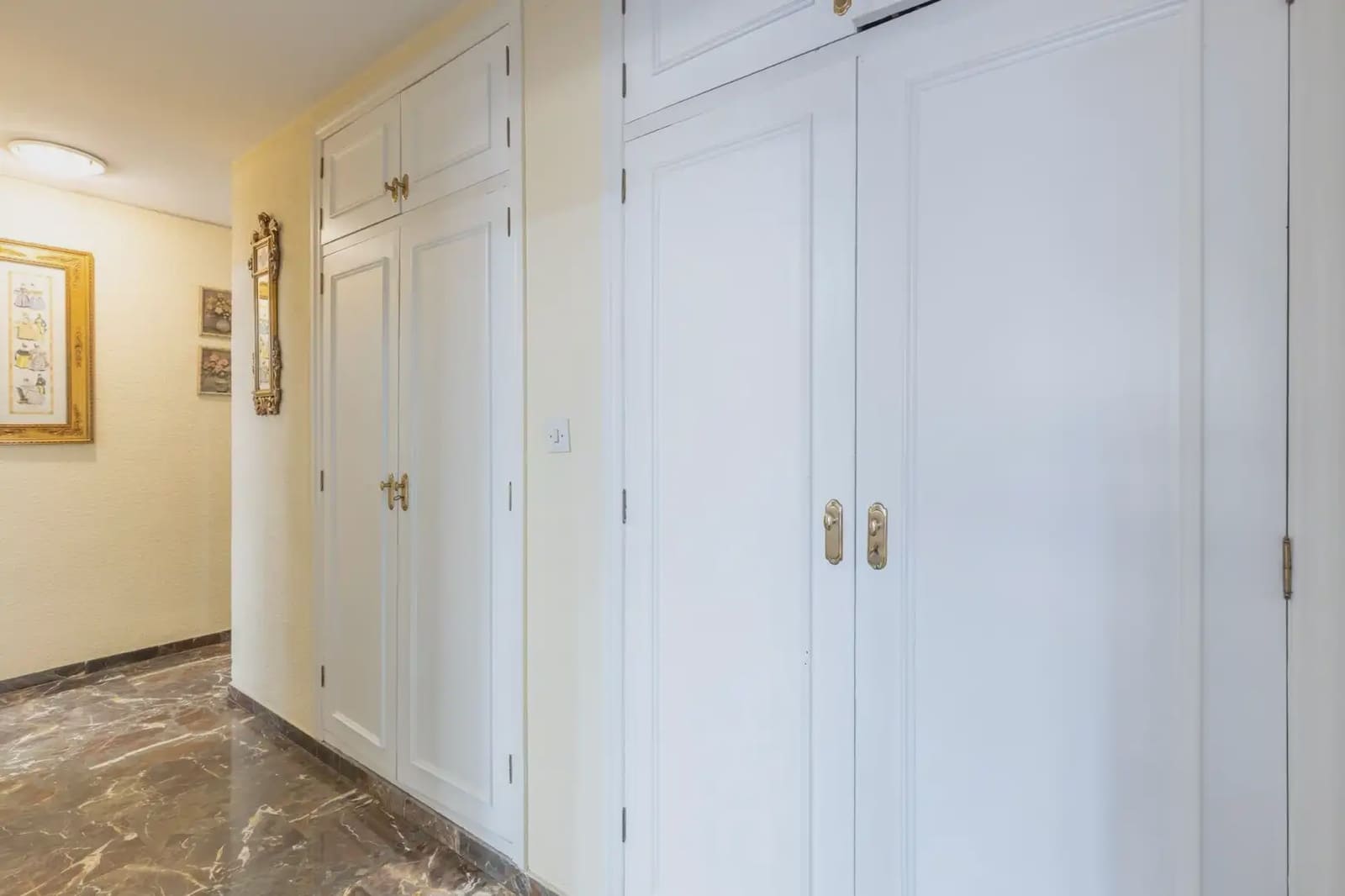 Flat for sale in Granada city with garage - € 510,000 (Ref: 9837534)