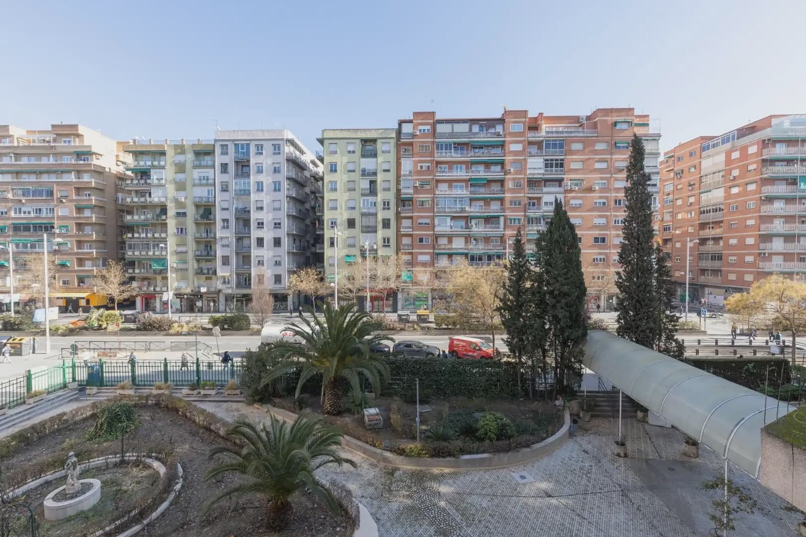 Flat for sale in Granada city with garage - € 510,000 (Ref: 9837534)