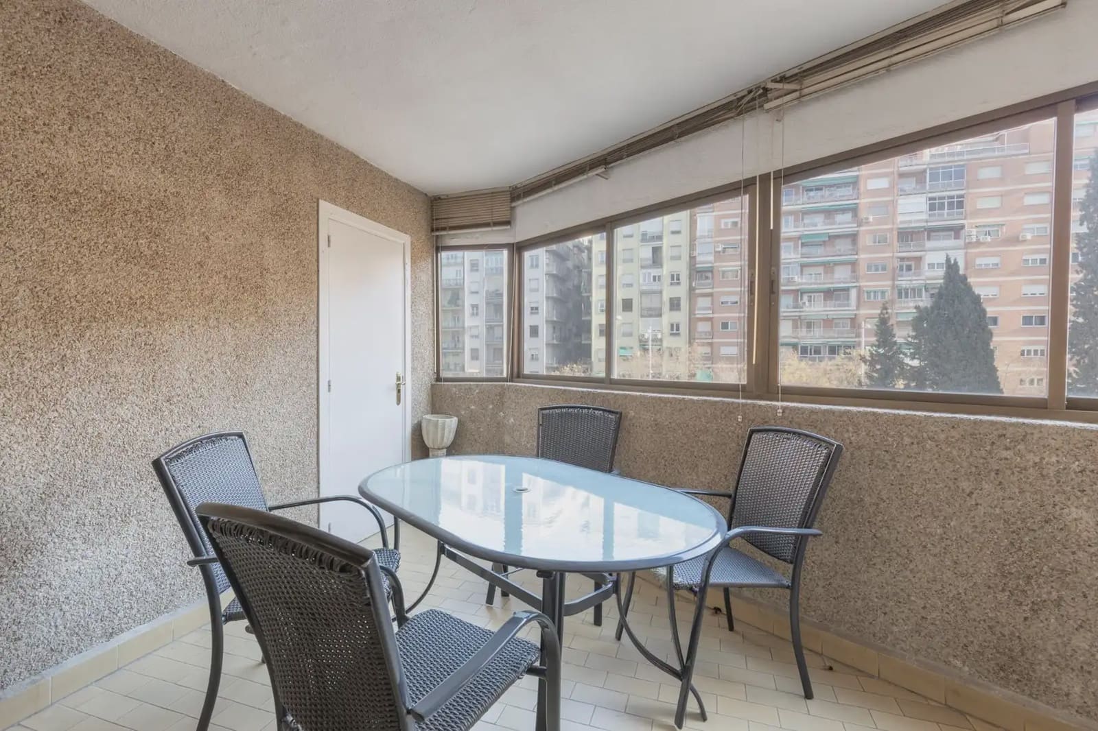 Flat for sale in Granada city with garage - € 510,000 (Ref: 9837534)