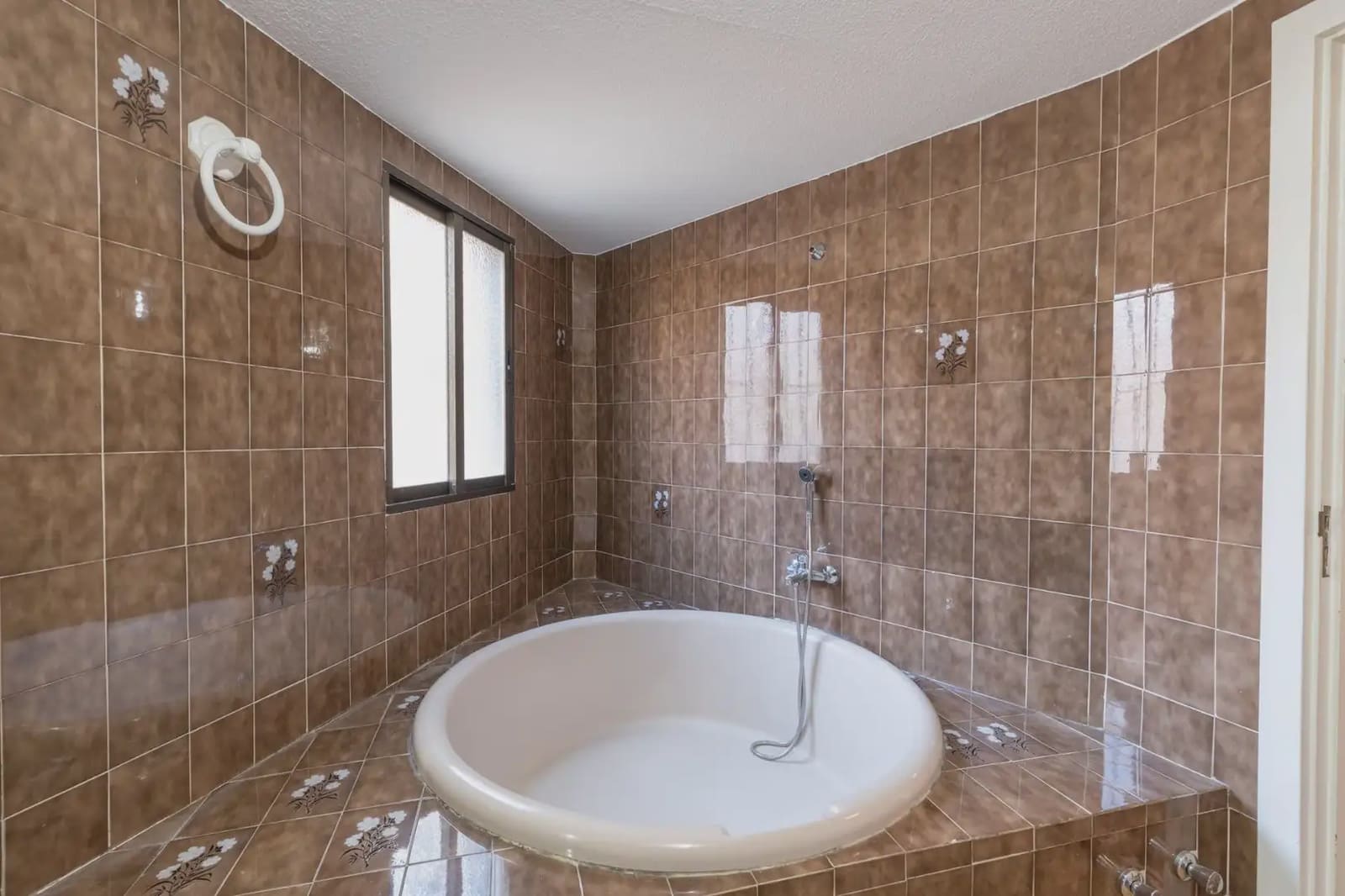 Flat for sale in Granada city with garage - € 510,000 (Ref: 9837534)