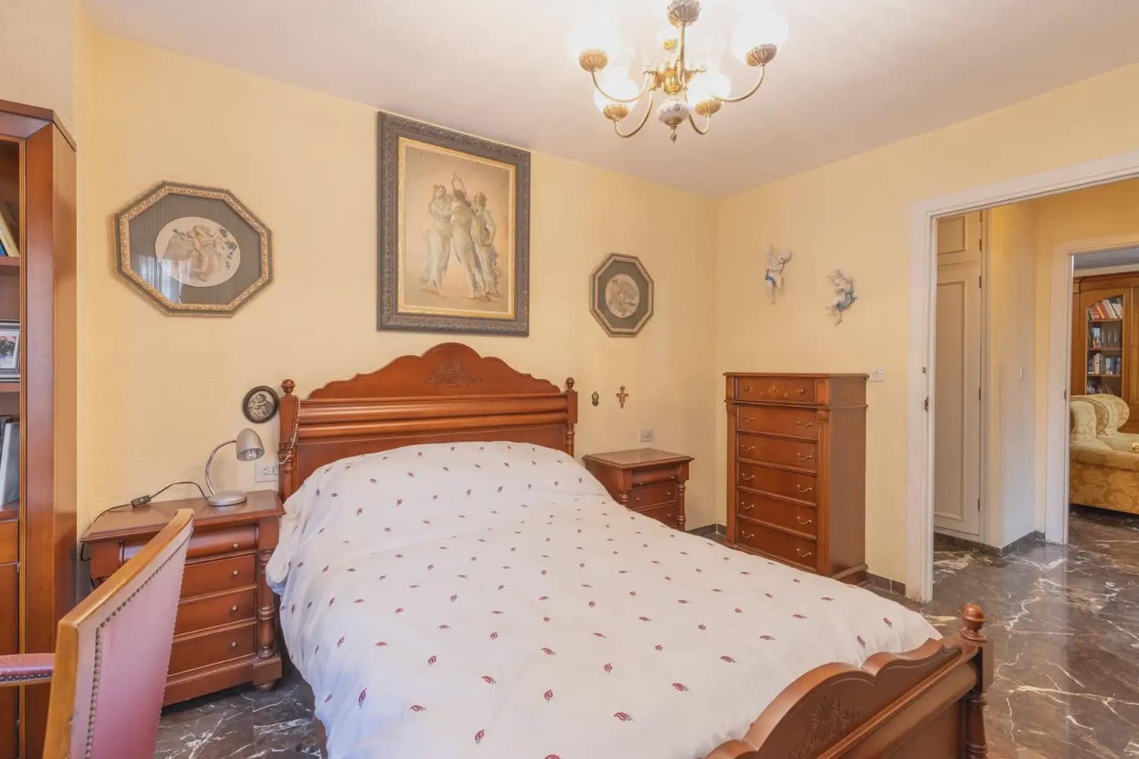 Flat for sale in Granada city with garage - € 510,000 (Ref: 9837534)