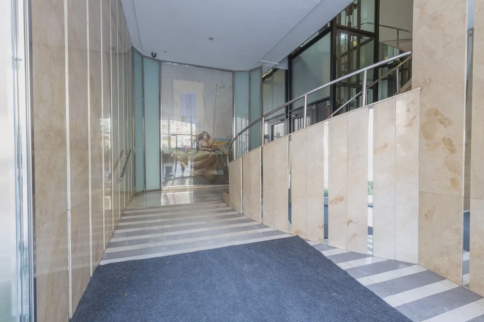 Flat for sale in Granada city with garage - € 510,000 (Ref: 9837534)