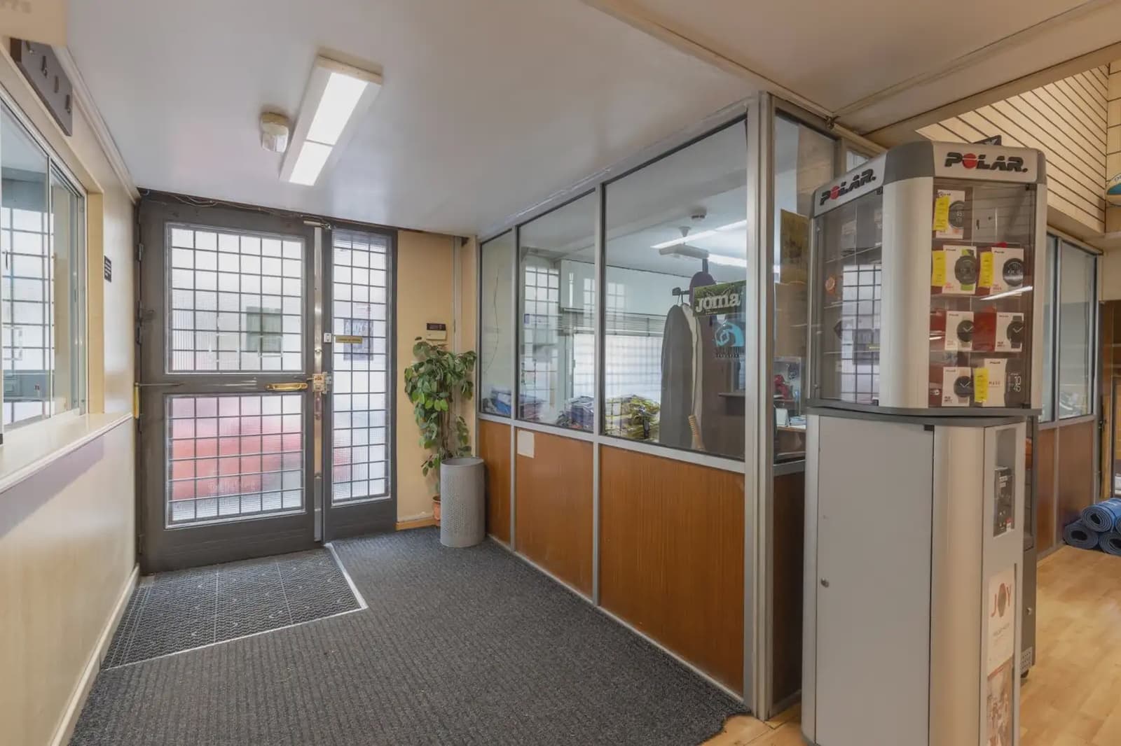 Commercieel te koop in Granada stad - € 339.000 (Ref: 9837535)