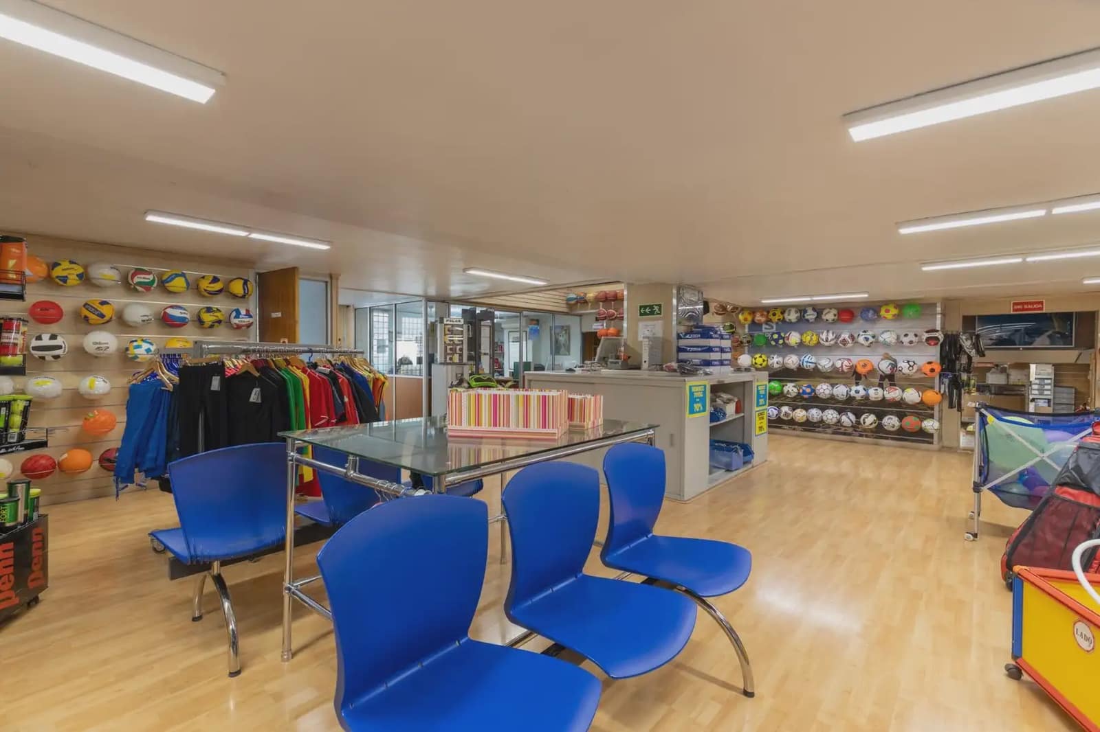 Commercieel te koop in Granada stad - € 339.000 (Ref: 9837535)